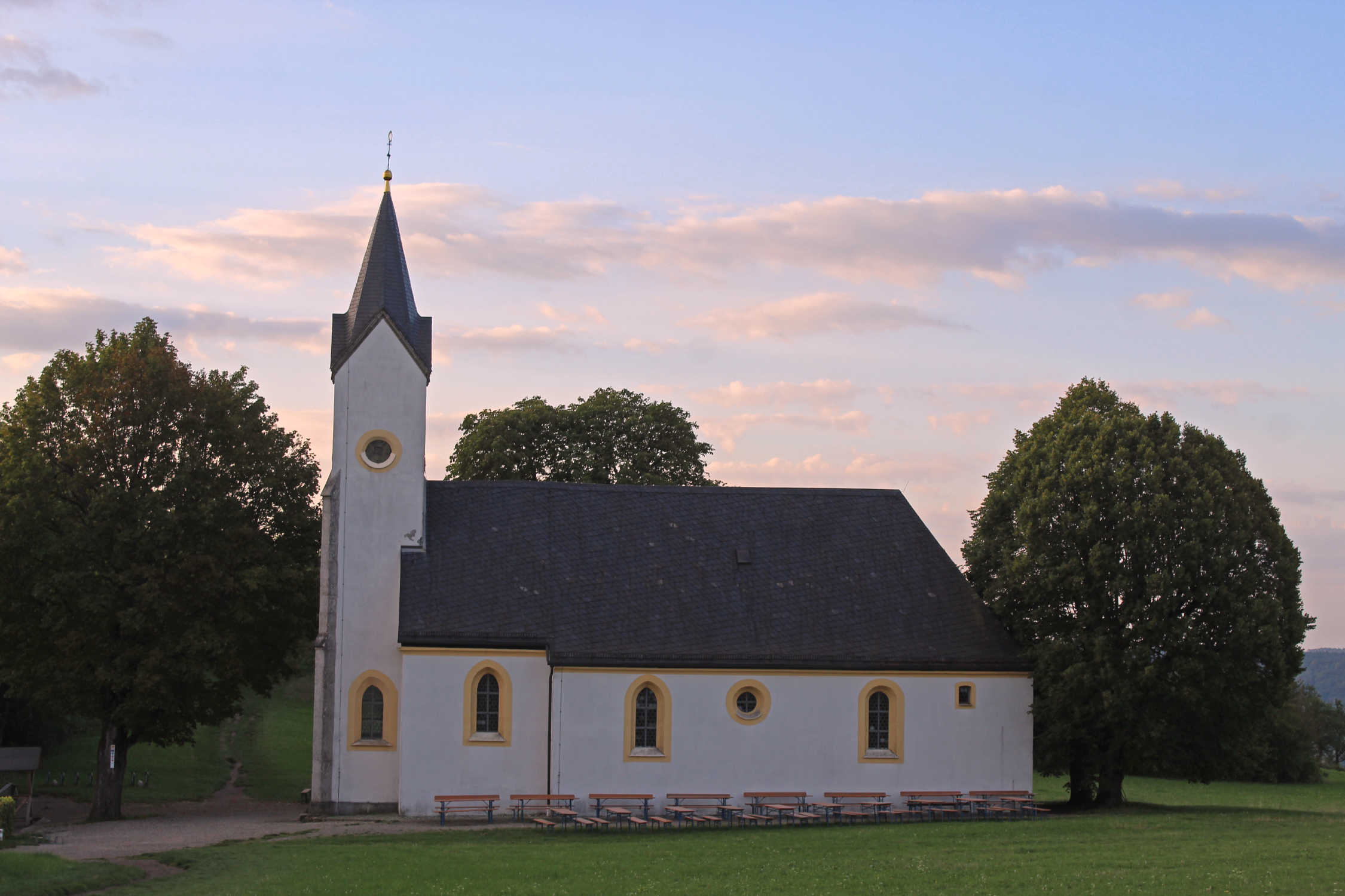 Adelgundiskapelle im Abendlicht