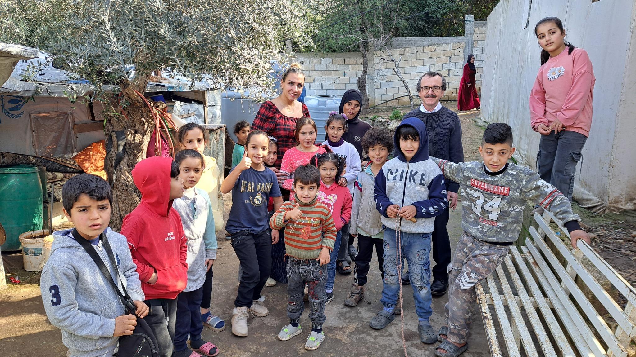 In der Schule werden syrische, libanesische und palästinensische Kinder unterrichtet – nahezu alle stammen aus Familien, die unterhalb der Armutsgrenze leben und sich reguläre Bildung kaum noch leisten können.