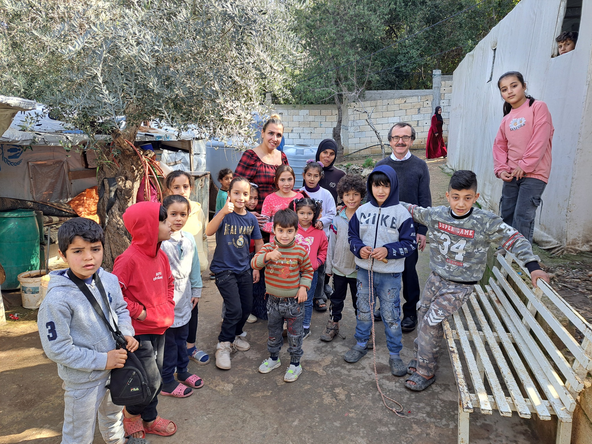 In der Schule werden syrische, libanesische und palästinensische Kinder unterrichtet – nahezu alle stammen aus Familien, die unterhalb der Armutsgrenze leben und sich reguläre Bildung kaum noch leisten können.