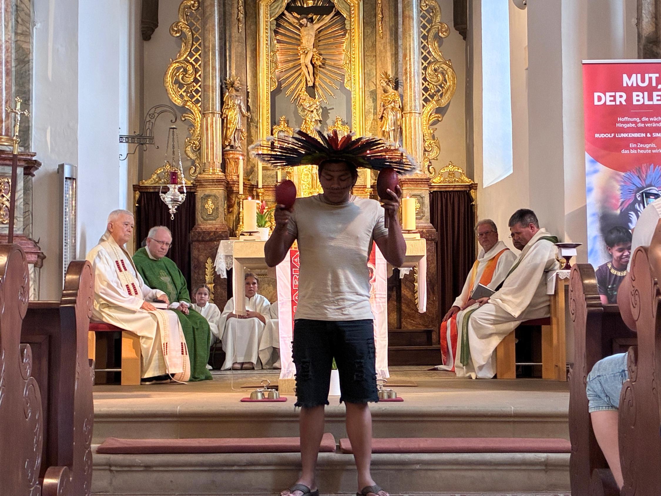 Bororos in Deutschland Andenken an Pater Lunkenbein