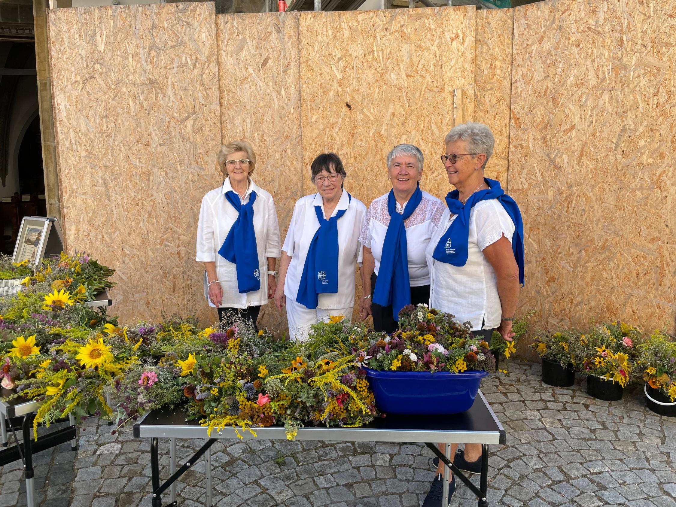 Frauenbund verkauft Kräuterbuschen 2026