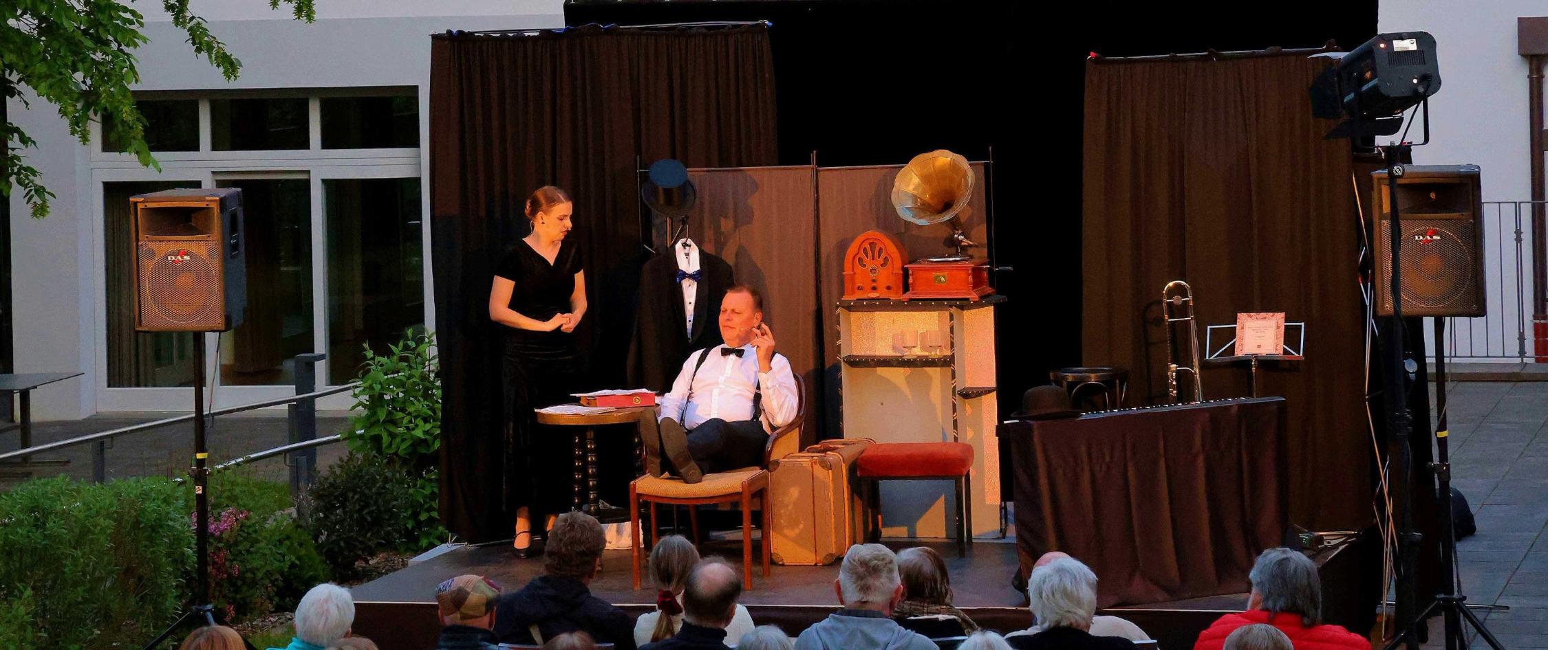 In der Bar zum Grammophon – Fränkischer Theatersommer