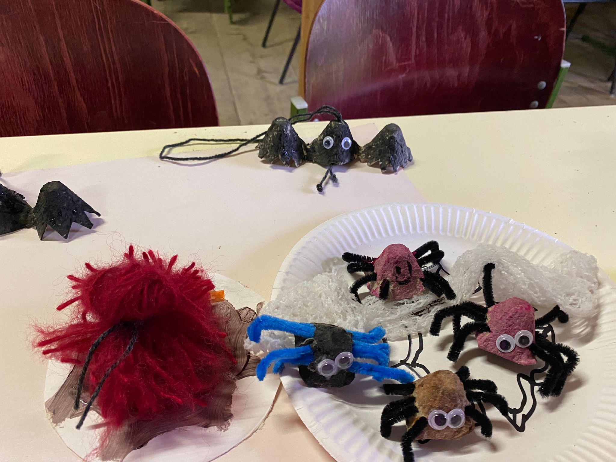 KidsTreff Oktober 2023: Halloween-Basteln