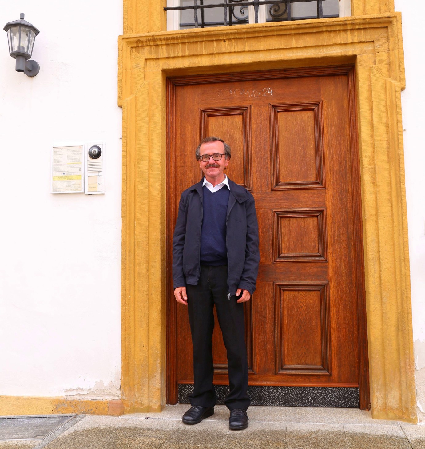 Leiternder Pfarrer Walter Ries