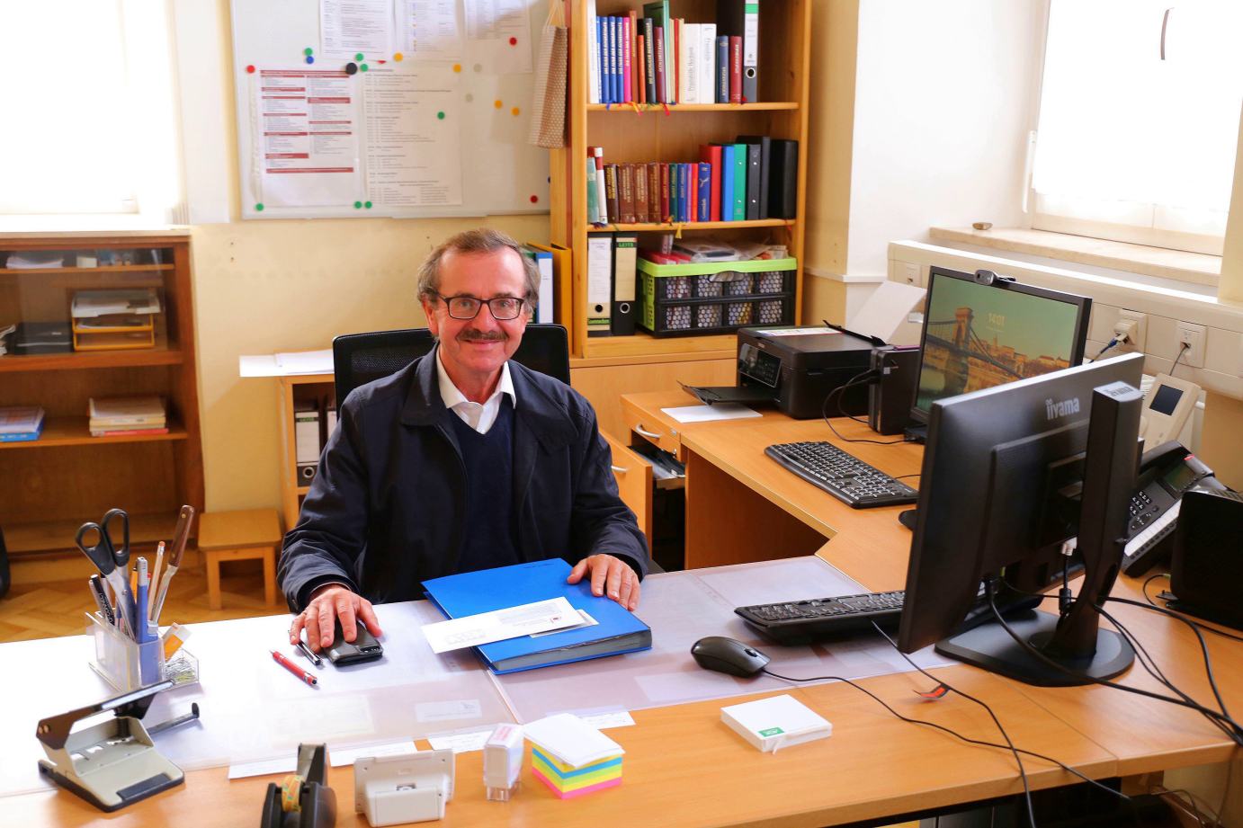 Leiternder Pfarrer Walter Ries