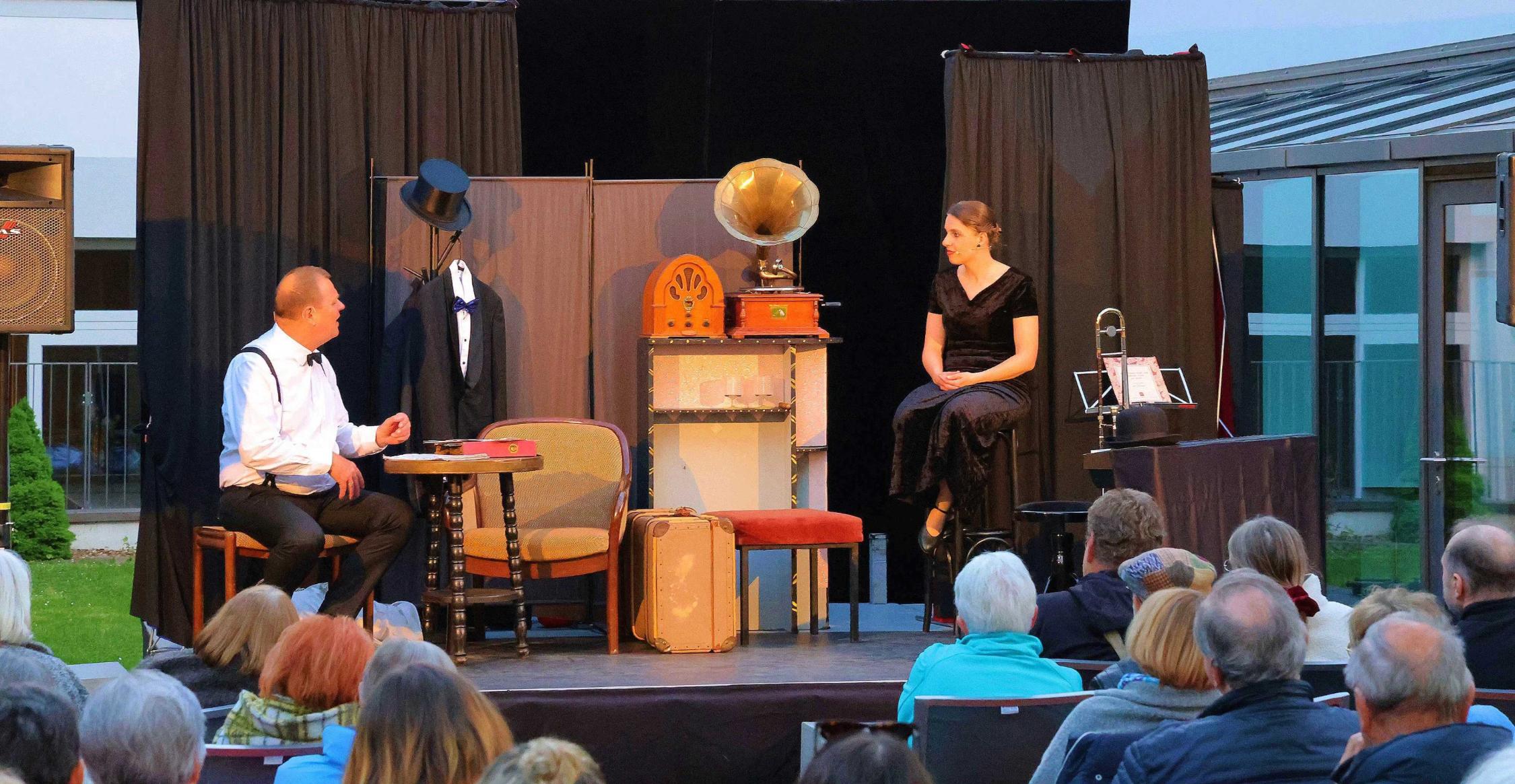 In der Bar zum Grammophon – Fränkischer Theatersommer