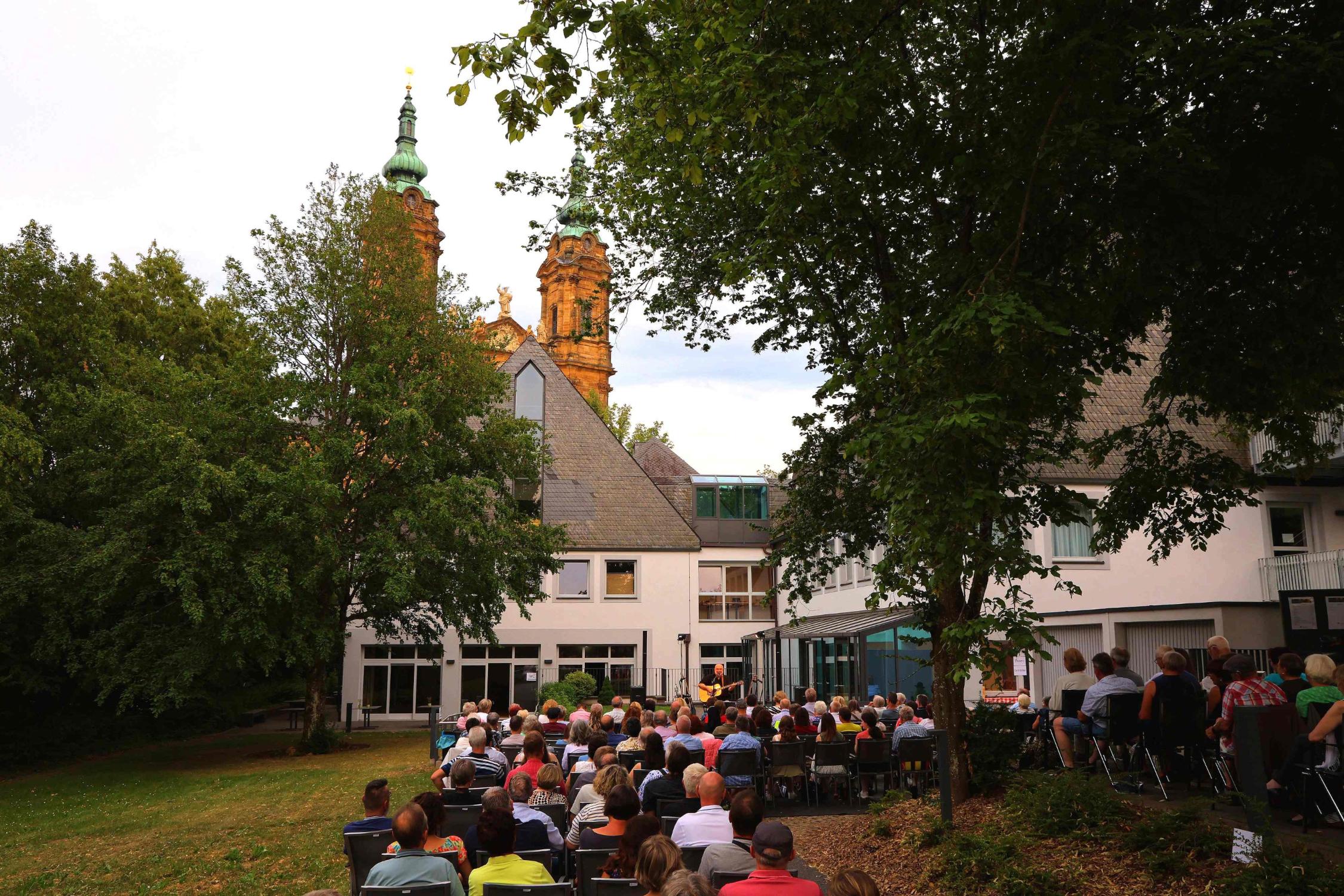 Wolfgang Buck – Im Schatten der Basilika